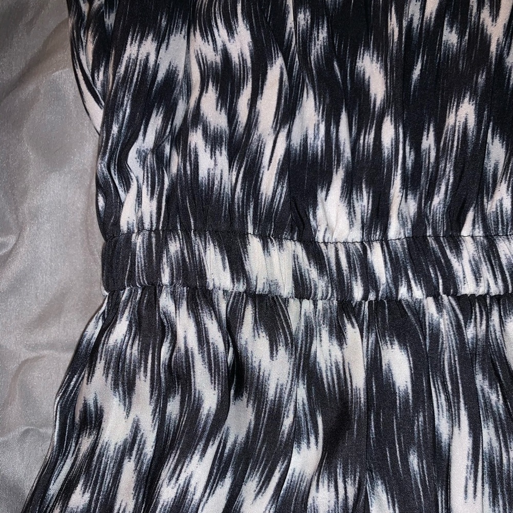 Like New! Express dress - Picture 4 of 6